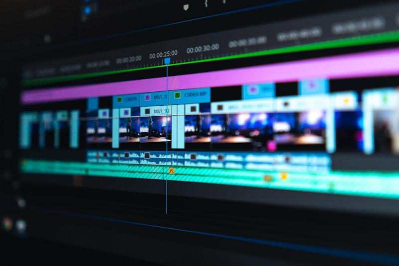 Professionelles TV- und Broadcast-Studio mit Ausrüstung